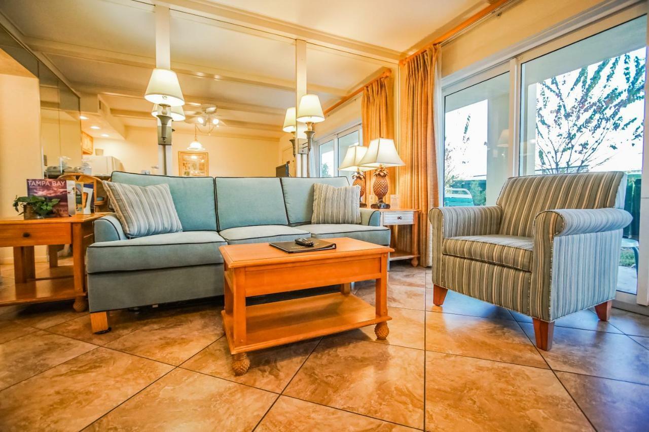 Coral Reef Resort St. Pete Beach Extérieur photo